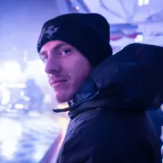 Ouça Max A millian, assista a videoclipes, leia a biografia, veja as datas das turnês e mais!