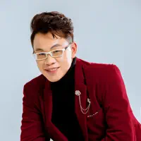 聆聽 undefined、觀看音樂影片、閱讀小傳、查看巡演日期等！