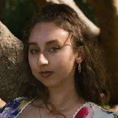 Listen to Isabelle Gitlin, watch music videos, read bio, see tour dates & more!