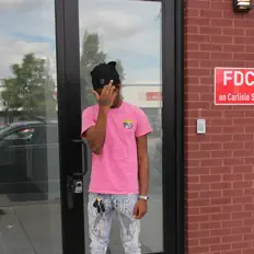 Ouve Raw2much, vê vídeos de música, lê a biografia, vê as datas da digressão e muito mais!