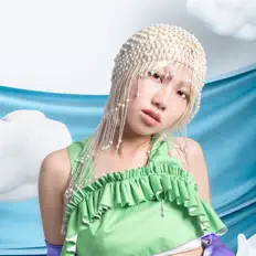 聆聽 MAINAMIND、觀看音樂影片、閱讀小傳、查看巡演日期等！