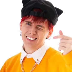 ЛИКО을(를) 듣고, 뮤직 비디오를 보고, 약력을 읽고, 투어 일정 등을 확인하세요!