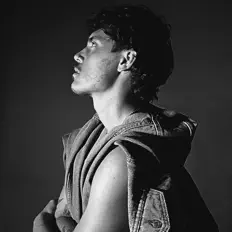 Posłuchaj wykonawcy Touk, obejrzyj teledyski, przeczytaj biografię, zobacz daty tras koncertowych i nie tylko!