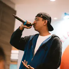 聆聽 Dany-4l、觀看音樂影片、閱讀小傳、查看巡演日期等！