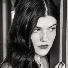 Escucha a Ella Sabine, mira videos musicales, lee su biografía, consulta las fechas de las gira y más.