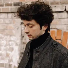 Escucha a Noah Evans, mira videos musicales, lee su biografía, consulta las fechas de las gira y más.