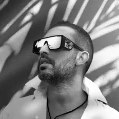 收听 H-Man、观看音乐视频、阅读小传、查看巡演日期等 ！