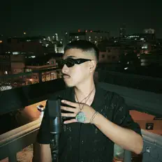 聆聽 Maxsickboy、觀看音樂影片、閱讀小傳、查看巡演日期等！