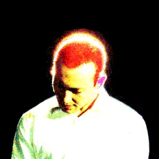 Poslechněte si interpreta Wildo, sledujte hudební videa, přečtěte si životopis, podívejte se na data turné a další informace.