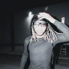 Semi London dinle, müzik videolarını izle, biyografisini oku, tur tarihlerini ve daha fazlasını gör!