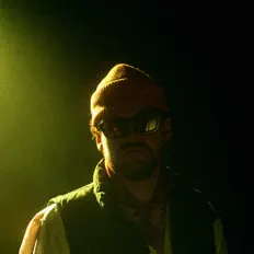 Escucha a Greg Taro, mira videos musicales, lee su biografía, consulta las fechas de las gira y más.