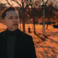 undefinedを聴いたり、ミュージックビデオを鑑賞したり、経歴やツアー日程などを確認したりしましょう！