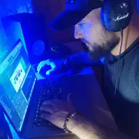 Escucha a undefined, mira videos musicales, lee su biografía, consulta las fechas de las gira y más.