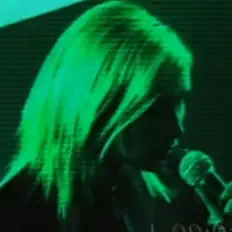 Ouça Roslyn, assista a videoclipes, leia a biografia, veja as datas das turnês e mais!