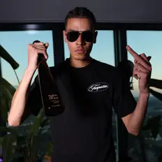 Ouve BEN ST, vê vídeos de música, lê a biografia, vê as datas da digressão e muito mais!