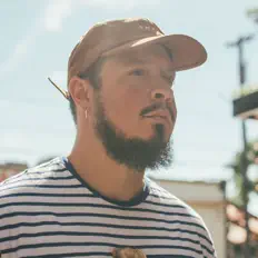 Poslechněte si interpreta Swell Fellow, sledujte hudební videa, přečtěte si životopis, podívejte se na data turné a další informace.