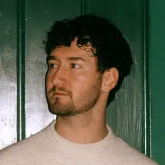 收听 Clément R、观看音乐视频、阅读小传、查看巡演日期等 ！