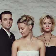 收听 Tvíburi、观看音乐视频、阅读小传、查看巡演日期等 ！