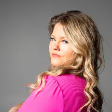 Lauren Anderson을(를) 듣고, 뮤직 비디오를 보고, 약력을 읽고, 투어 일정 등을 확인하세요!