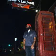 Johnny Cypress सुनें, म्यूज़िक वीडियो देखें, बायो पढ़ें, दौरे की तारीखें और बहुत कुछ देखें!