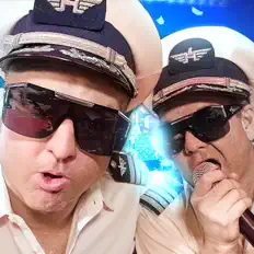 Escucha a HardNox, mira videos musicales, lee su biografía, consulta las fechas de las gira y más.