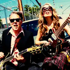 Luister naar St. Divine, bekijk muziekvideo's, lees de bio, bekijk de tourdata, en meer!