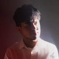 Dengarkan undefined, tonton video musik, baca bio, lihat tanggal tur & lainnya!