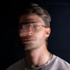 Ακούστε περιεχόμενο από wasd, παρακολουθήστε μουσικά βίντεο, διαβάστε το βιογραφικό, δείτε ημερομηνίες περιοδείας, και πολλά ακόμη!