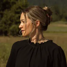 Rylie Davisを聴いたり、ミュージックビデオを鑑賞したり、経歴やツアー日程などを確認したりしましょう！