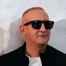 Ascolta Gvozdini, guarda video musicali, leggi la biografia, vedi le date del tour & altro!