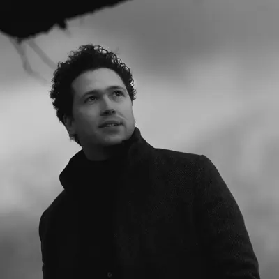 Listen to Simon Bächinger, watch music videos, read bio, see tour dates & more!