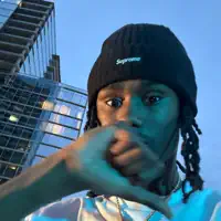 Luister naar undefined, bekijk muziekvideo's, lees de bio, bekijk de tourdata, en meer!