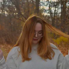 Poslechněte si interpreta Chloe Palmer, sledujte hudební videa, přečtěte si životopis, podívejte se na data turné a další informace.