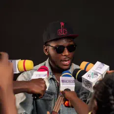 Dengarkan Younglloyd, tonton video musik, baca bio, lihat tanggal tur & lainnya!