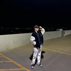 Ouve Triple M's, vê vídeos de música, lê a biografia, vê as datas da digressão e muito mais!