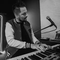 收听 iamchrisgarcia、观看音乐视频、阅读小传、查看巡演日期等 ！