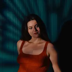 Poslechněte si interpreta Amanda Gabriel, sledujte hudební videa, přečtěte si životopis, podívejte se na data turné a další informace.