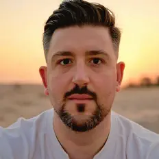 Luister naar Andrew Messenger, bekijk muziekvideo's, lees de bio, bekijk de tourdata, en meer!