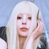 收听 undefined、观看音乐视频、阅读小传、查看巡演日期等 ！