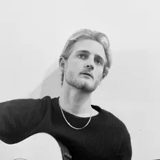Connor Michaelを聴いたり、ミュージックビデオを鑑賞したり、経歴やツアー日程などを確認したりしましょう！