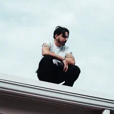 收听 Ryan John Clary、观看音乐视频、阅读小传、查看巡演日期等 ！