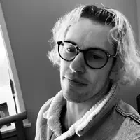 Hör dir undefined an, schau dir Musikvideos an, lies die Biografie, finde Tourdaten und mehr!