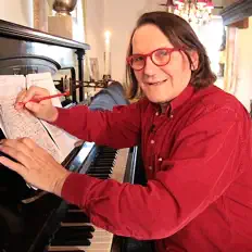 Escucha a Detlev Jöckers Klavierliederwelt, mira videos musicales, lee su biografía, consulta las fechas de las gira y más.