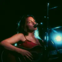 Dengarkan undefined, tonton video musik, baca bio, lihat tanggal tur & lainnya!