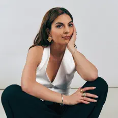 Luister naar Dyd, bekijk muziekvideo's, lees de bio, bekijk de tourdata, en meer!