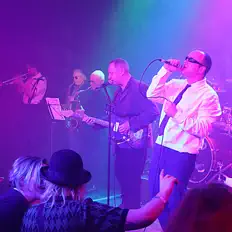 Escucha a The Silencerz, mira videos musicales, lee su biografía, consulta las fechas de las gira y más.