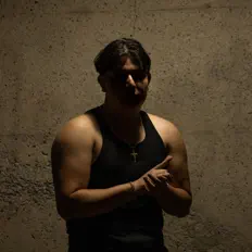Escucha a Bastian, mira vídeos musicales, lee la biografía, consulta fechas de giras y mucho más.