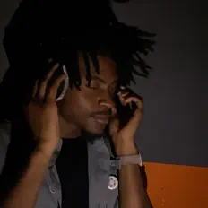 聆聽 TFE Doodie、觀看音樂影片、閱讀小傳、查看巡演日期等！