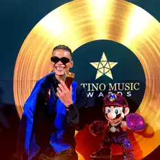 Blue Nightを聴いたり、ミュージックビデオを鑑賞したり、経歴やツアー日程などを確認したりしましょう！