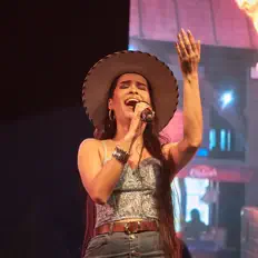 Écoutez Vanessa Franco, regardez des vidéoclips, lisez la biographie, consultez les dates de tournée et plus encore !